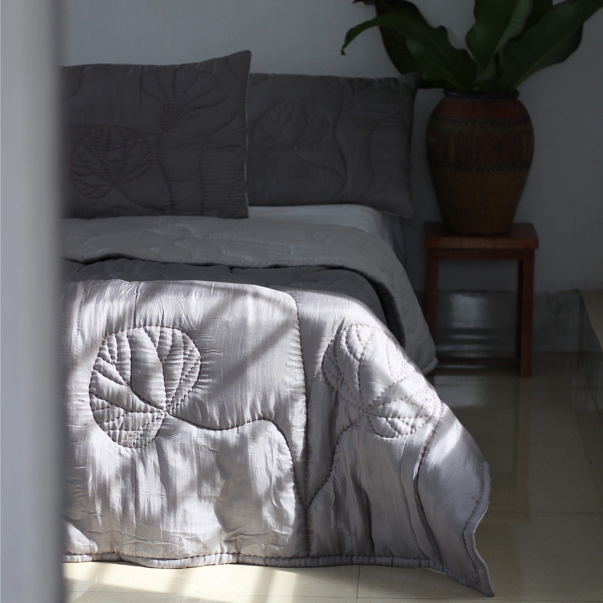 Mulberry Silk Hand Quilted Comforter Set-Leaf