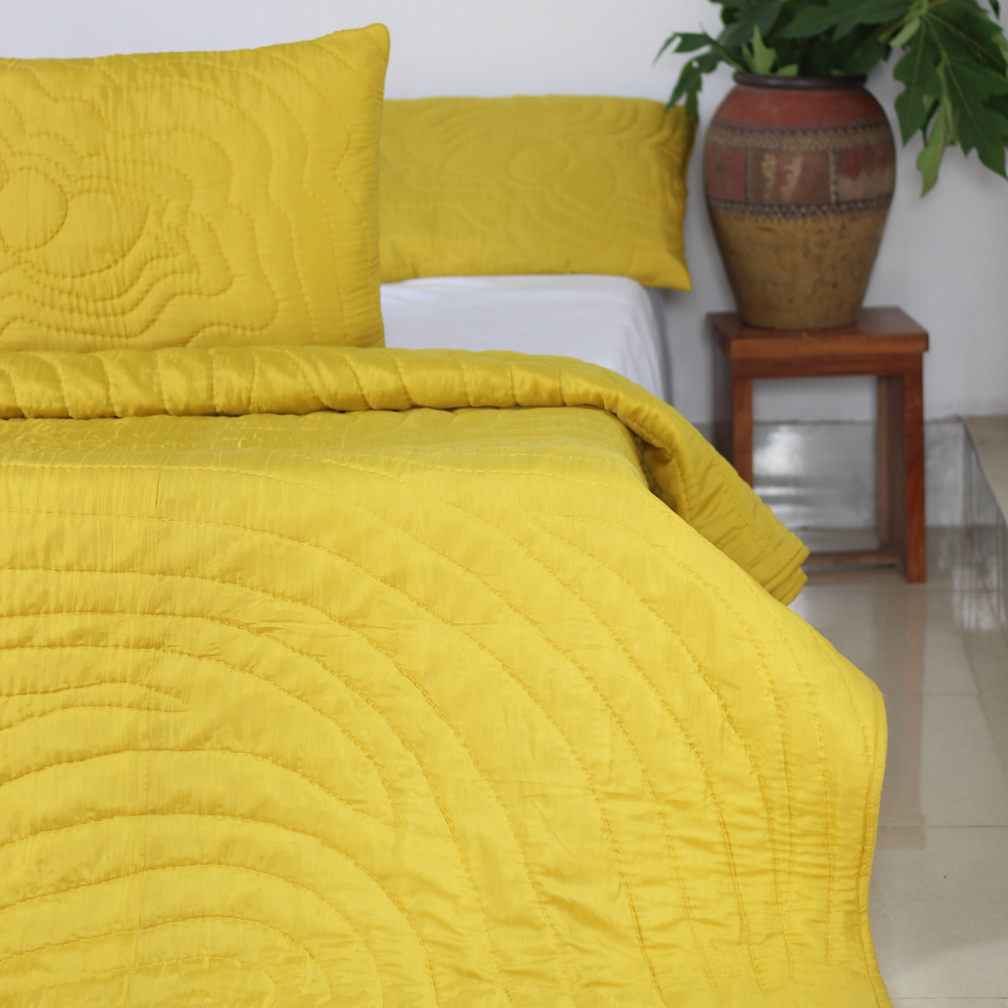 Mulberry Silk Hand Quilted Comforter Set-Lotus Leaf-Yellow & Gray
