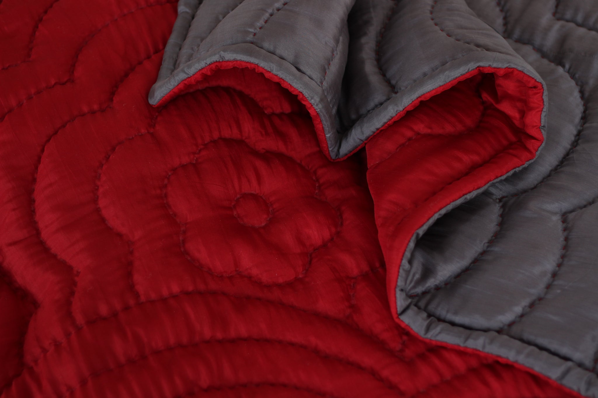 Mulberry Silk Bedding Set - Quilt and Shams Set-Blossom Hand Stitching-Red