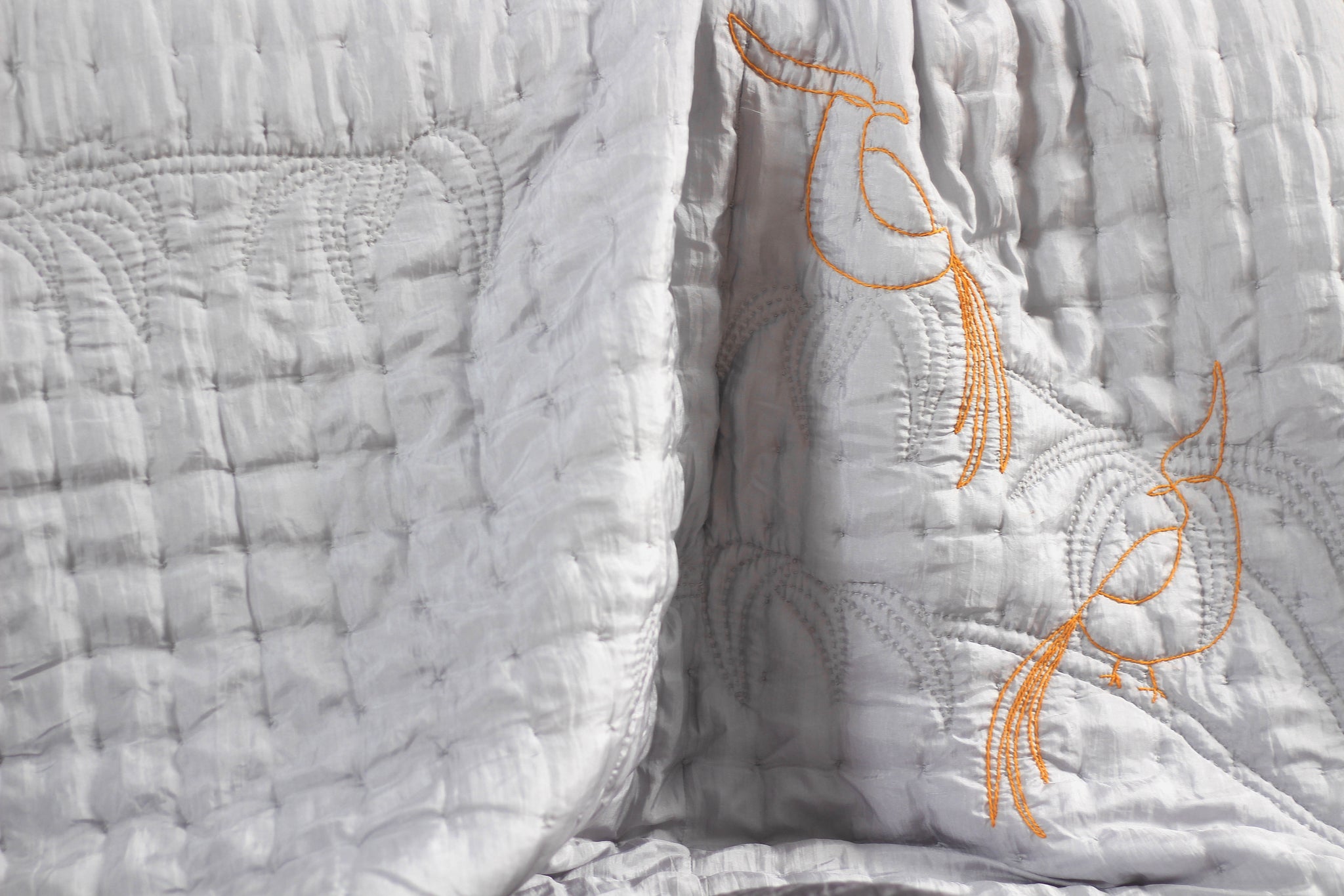 Mulberry Silk Quilt and Shams Comforter sets-The Thorn Bird Hand Embroidery