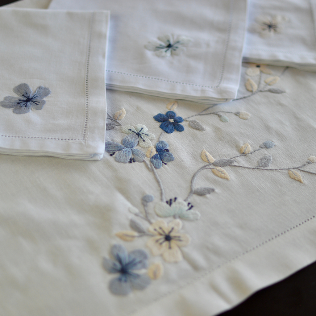 blue apricot hand embroidery fine linen napkin table cloths table runner table ware premium white linen 